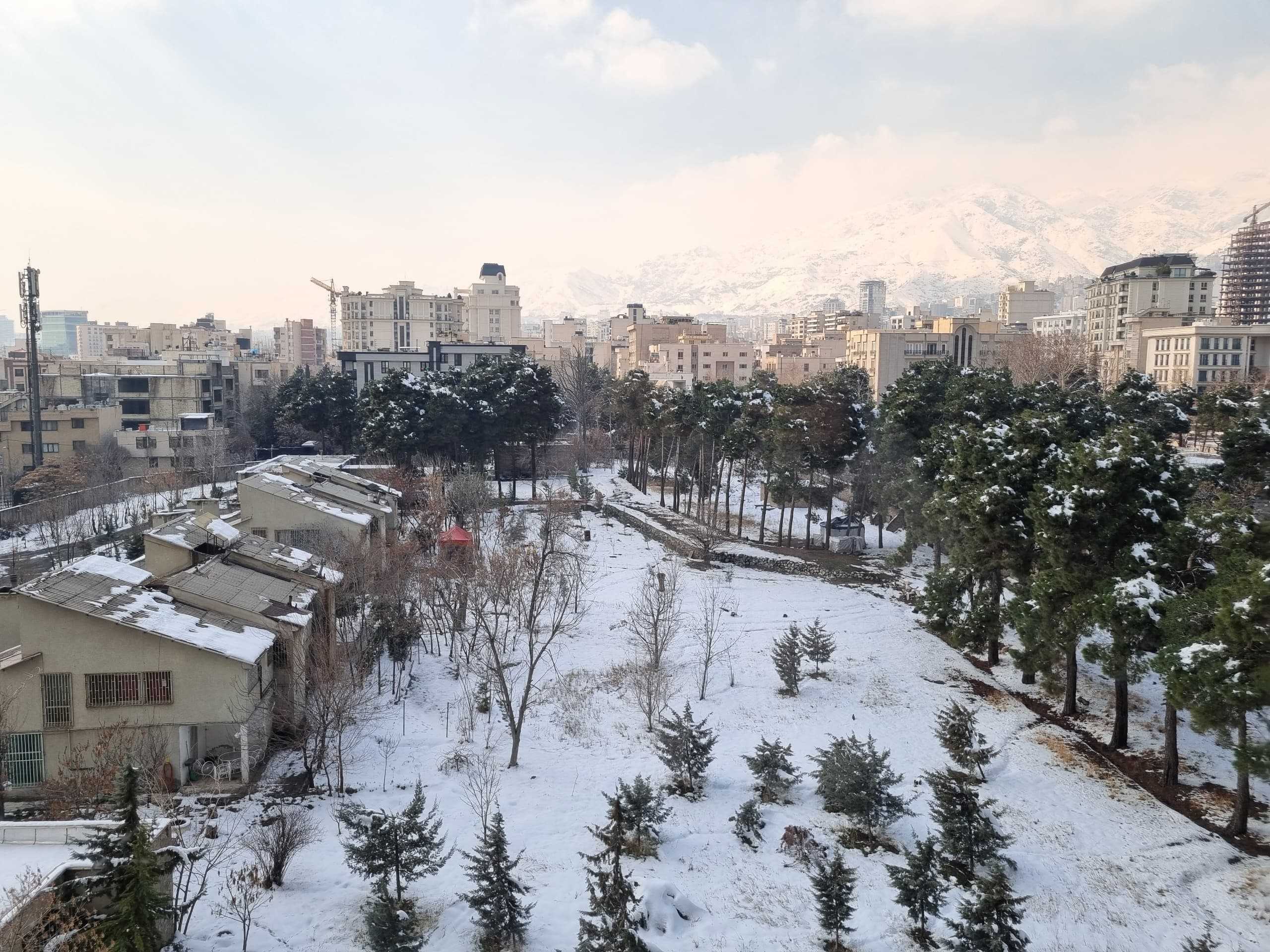 زعفرانیه ۲۰۰ متر قدیمی برج لابی من